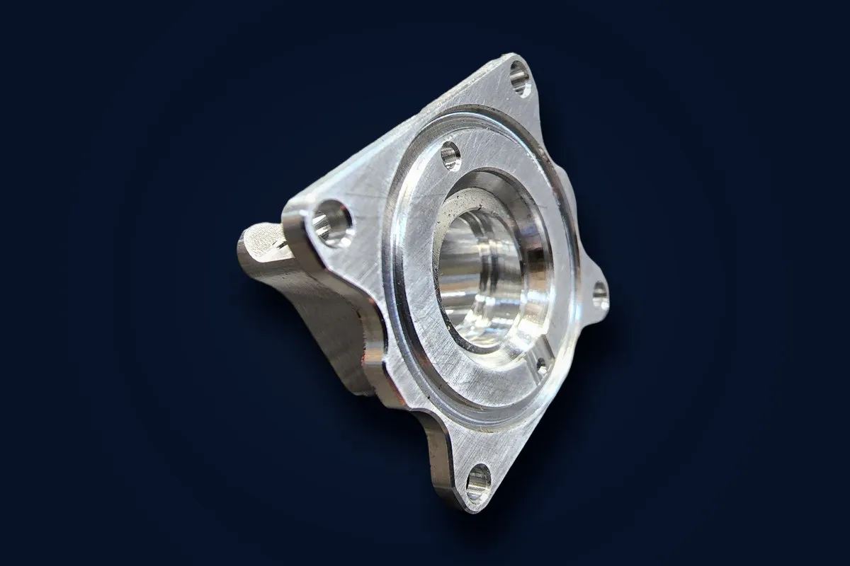 Diamond-flange housing