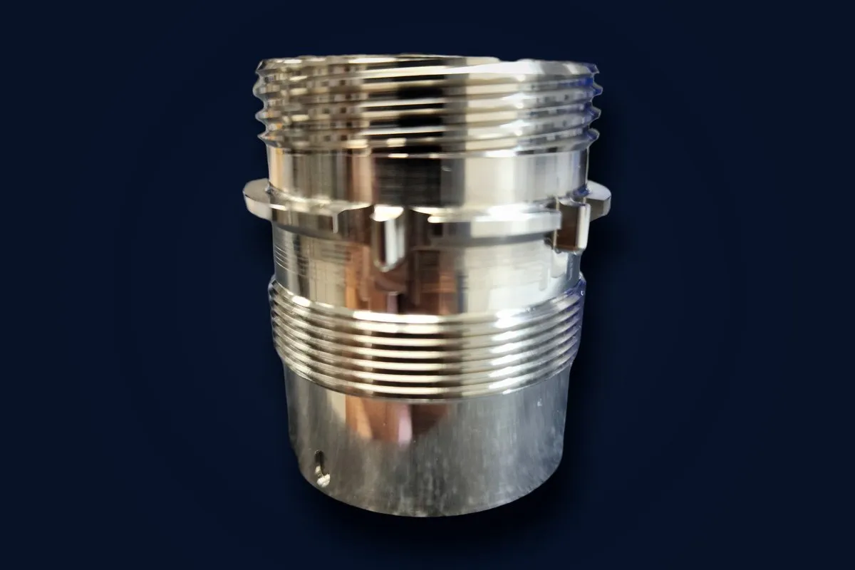 Dual-thread fluid union, mirror-polished stainless